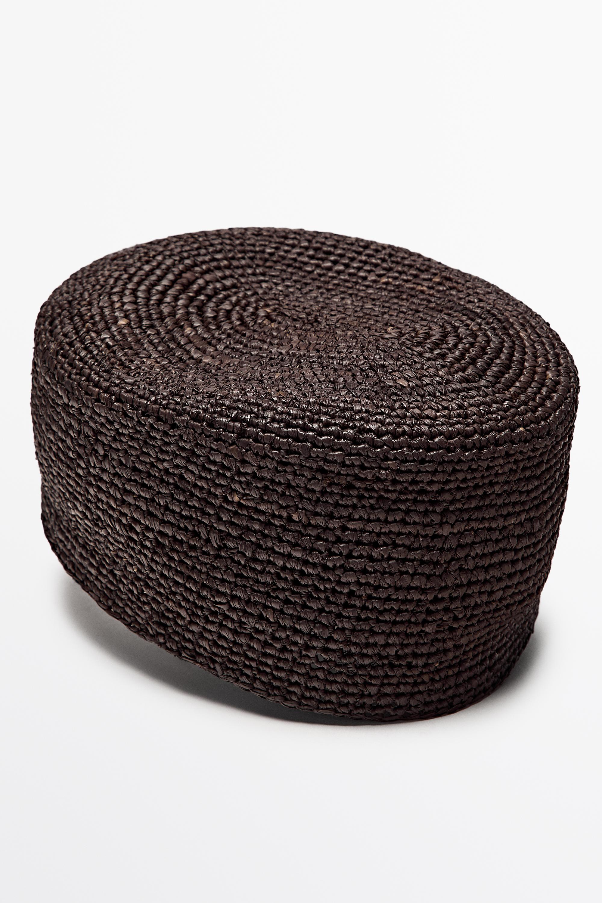 Chapeau pillbox en raphia